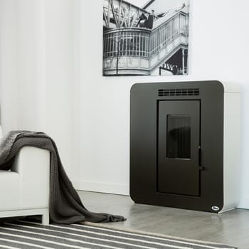 Estufa de pellet canalizable BIO+ 10kw negro